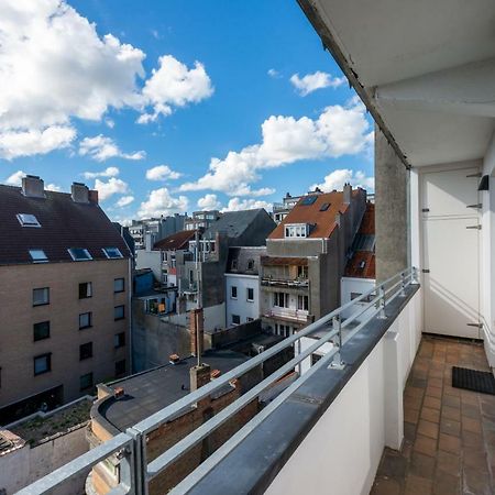 Modern Apartment With Free Parking Oostende Exteriör bild