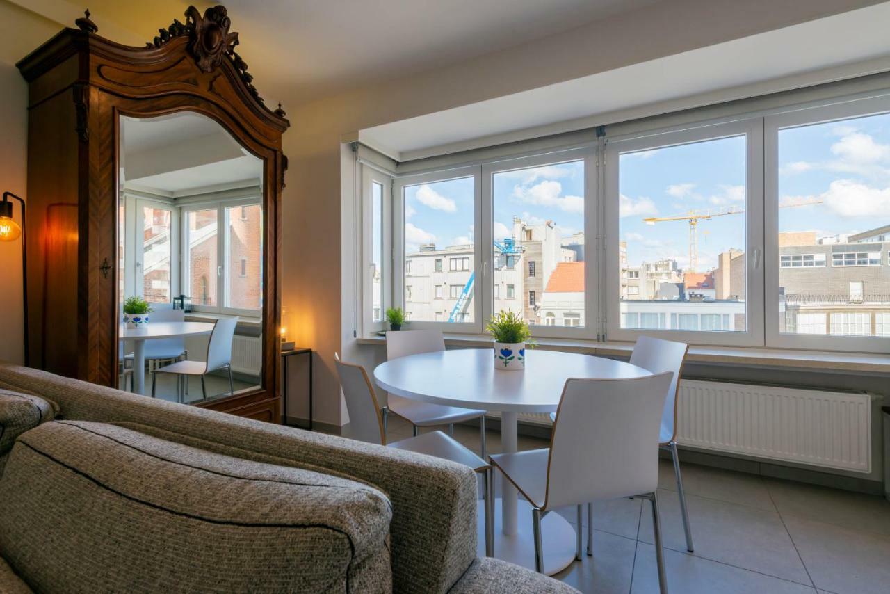Modern Apartment With Free Parking Oostende Exteriör bild
