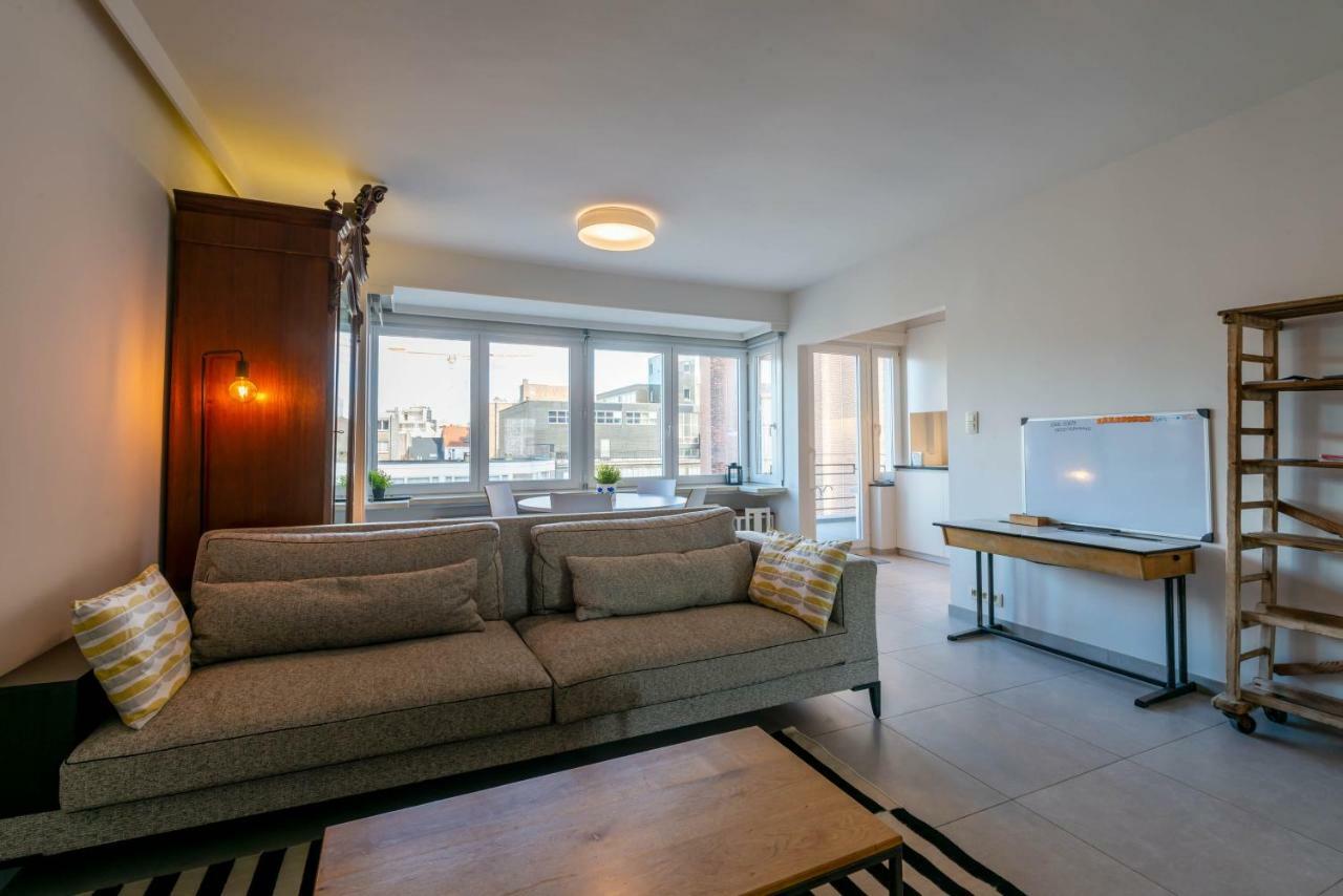 Modern Apartment With Free Parking Oostende Exteriör bild