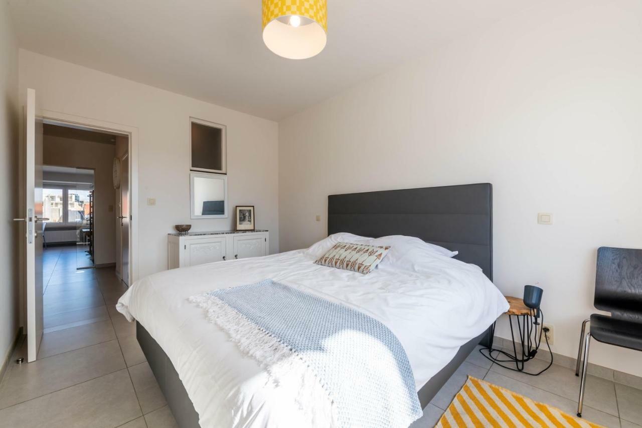 Modern Apartment With Free Parking Oostende Exteriör bild