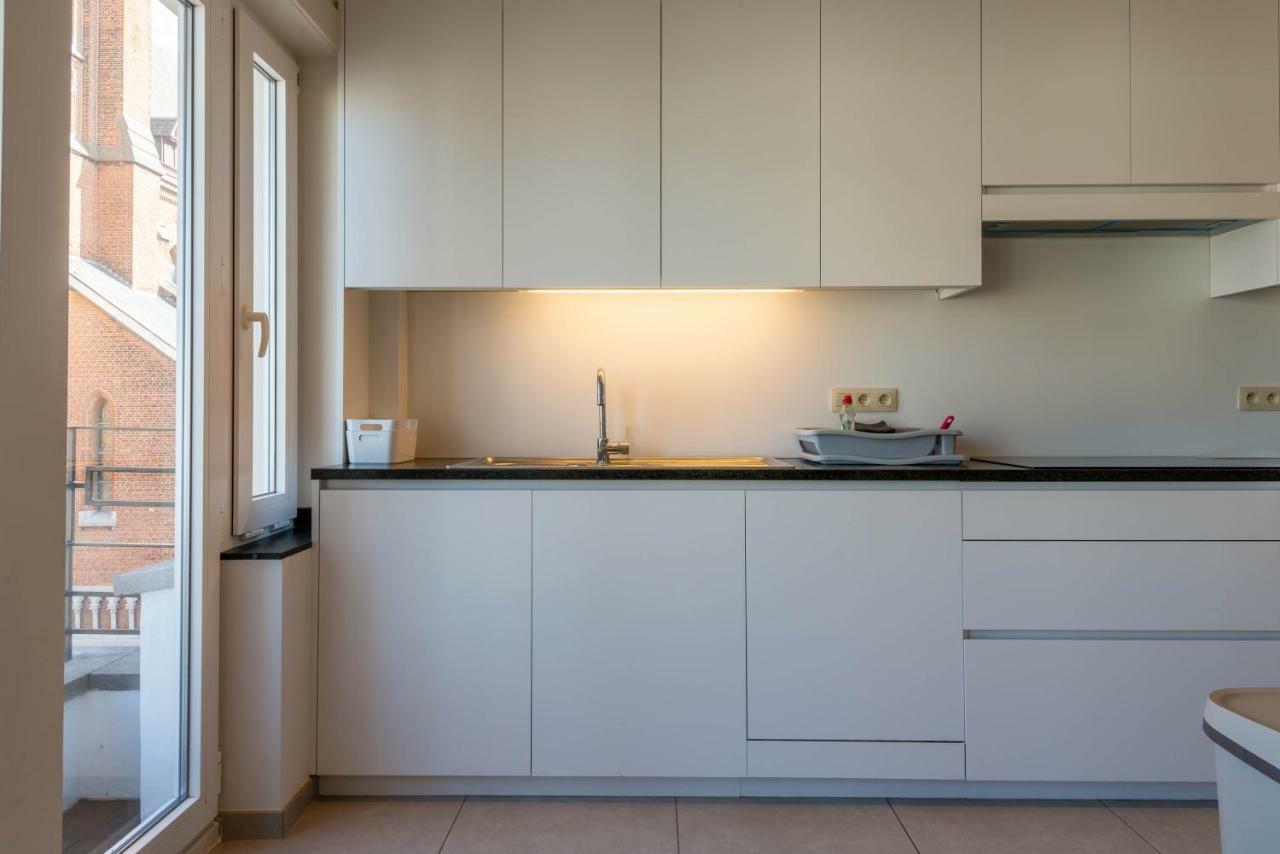 Modern Apartment With Free Parking Oostende Exteriör bild