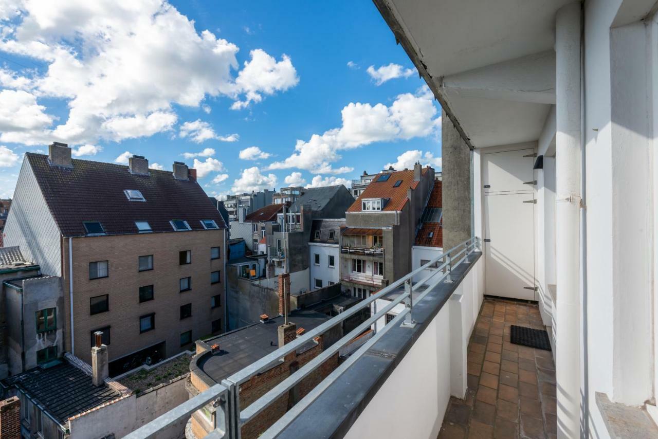 Modern Apartment With Free Parking Oostende Exteriör bild
