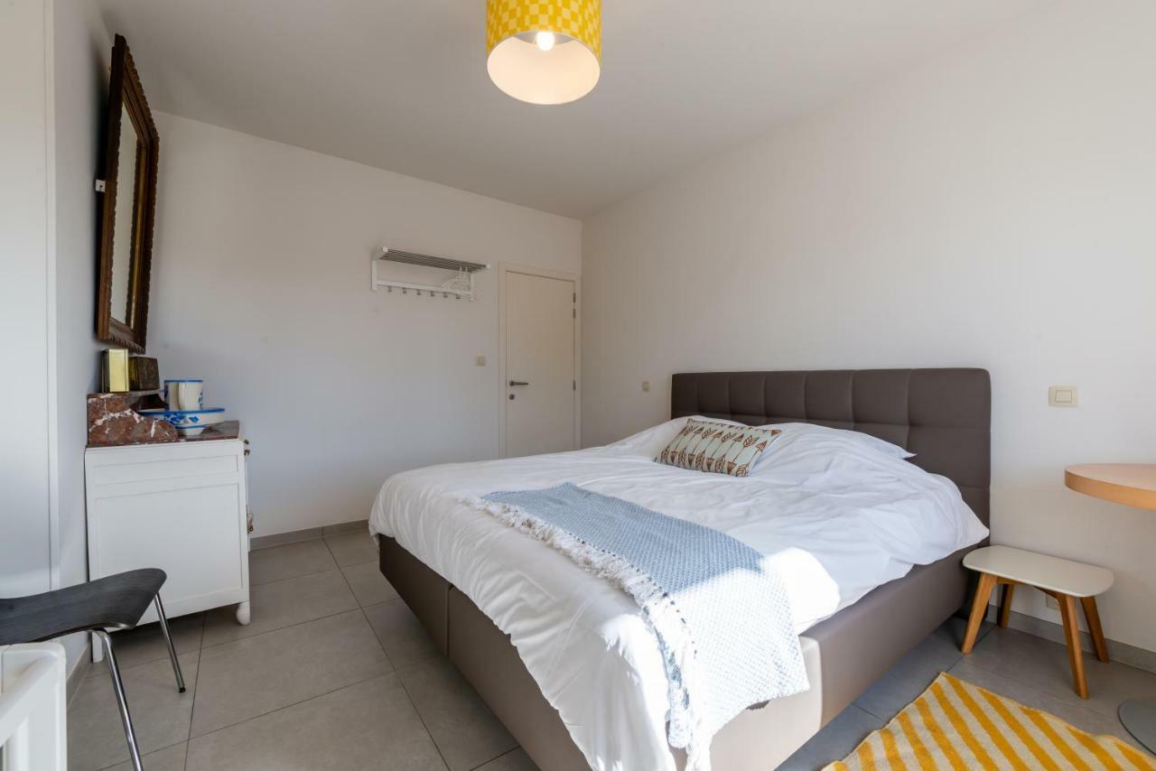 Modern Apartment With Free Parking Oostende Exteriör bild